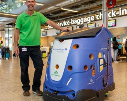 Robotisering in de schoonmaakbranche op Eindhoven Airport