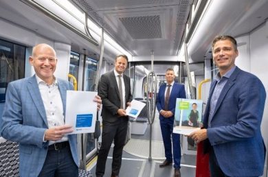 Schoonmaak Amsterdamse trams blijft bij CSU in goede handen