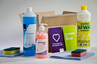 CSU en Tzorg doneren 10000 schoonmaakpakketten aan Voedselbank
