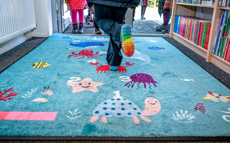 Geen zand meer in basisschool