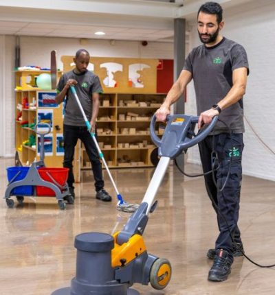 Specialistenteam vloerreiniging